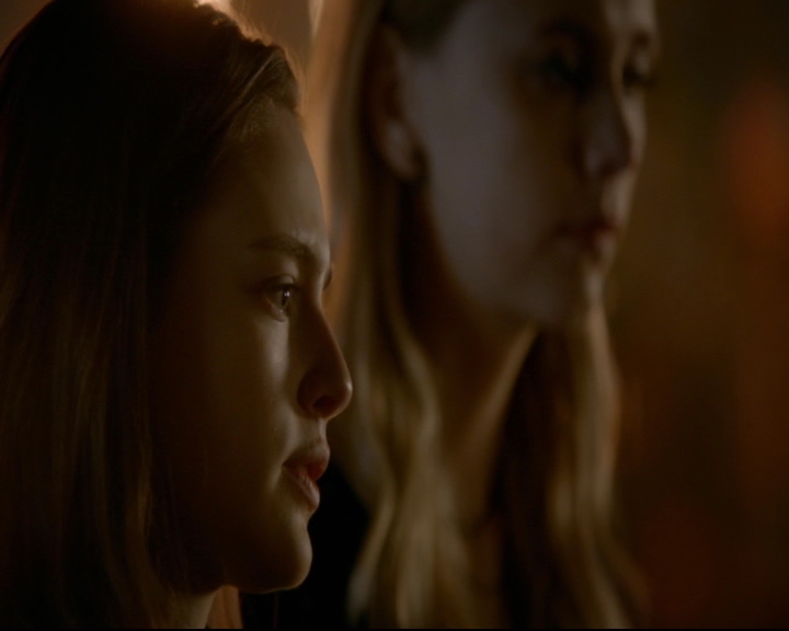 vampirediariesworld-dot-nl_TheOriginals5x07GodsGonnaTroubleTheWater01957.jpg