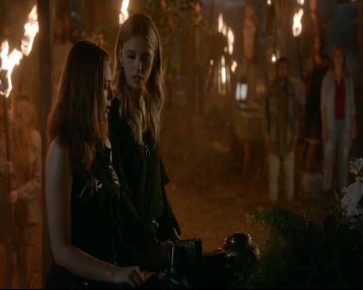 vampirediariesworld-dot-nl_TheOriginals5x07GodsGonnaTroubleTheWater01975.jpg