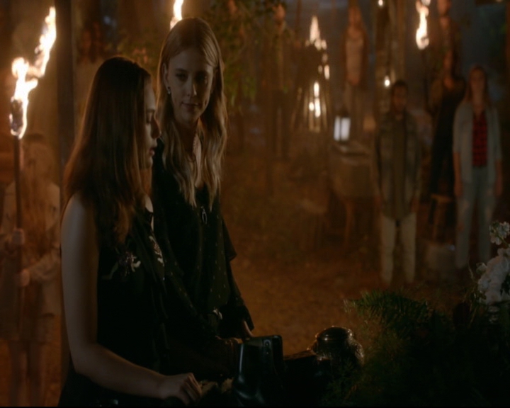 vampirediariesworld-dot-nl_TheOriginals5x07GodsGonnaTroubleTheWater01976.jpg