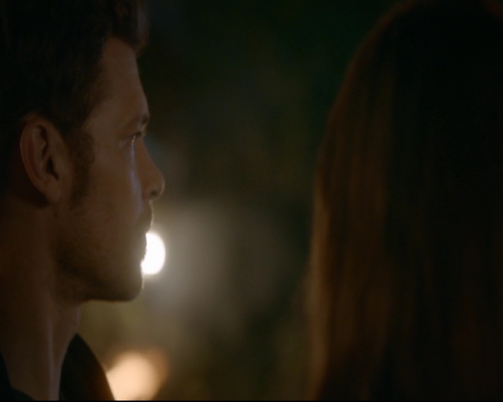 vampirediariesworld-dot-nl_TheOriginals5x07GodsGonnaTroubleTheWater02149.jpg