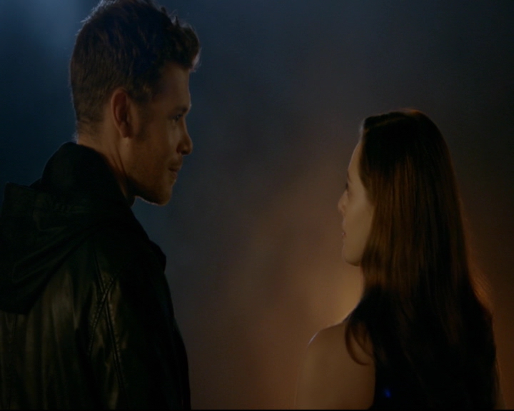 vampirediariesworld-dot-nl_TheOriginals5x07GodsGonnaTroubleTheWater02163.jpg