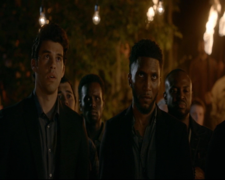 vampirediariesworld-dot-nl_TheOriginals5x07GodsGonnaTroubleTheWater02164.jpg