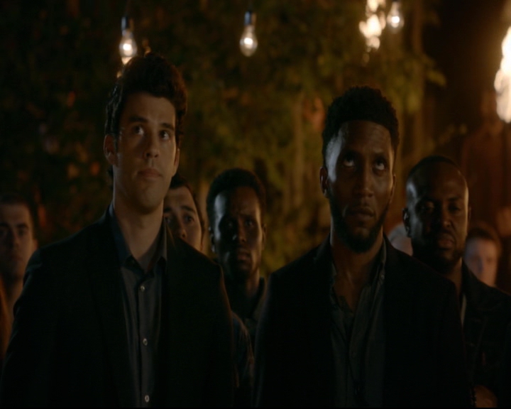 vampirediariesworld-dot-nl_TheOriginals5x07GodsGonnaTroubleTheWater02165.jpg