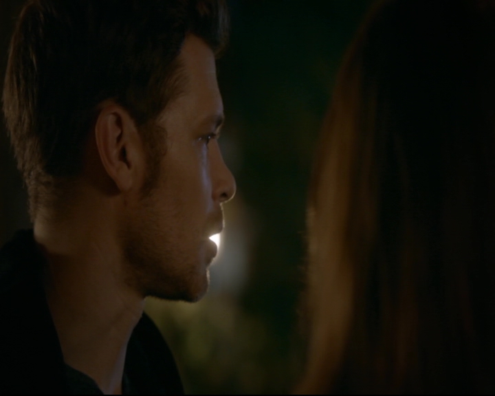 vampirediariesworld-dot-nl_TheOriginals5x07GodsGonnaTroubleTheWater02198.jpg