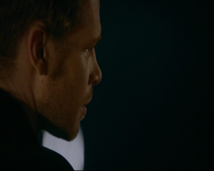 vampirediariesworld-dot-nl_TheOriginals5x07GodsGonnaTroubleTheWater02205.jpg