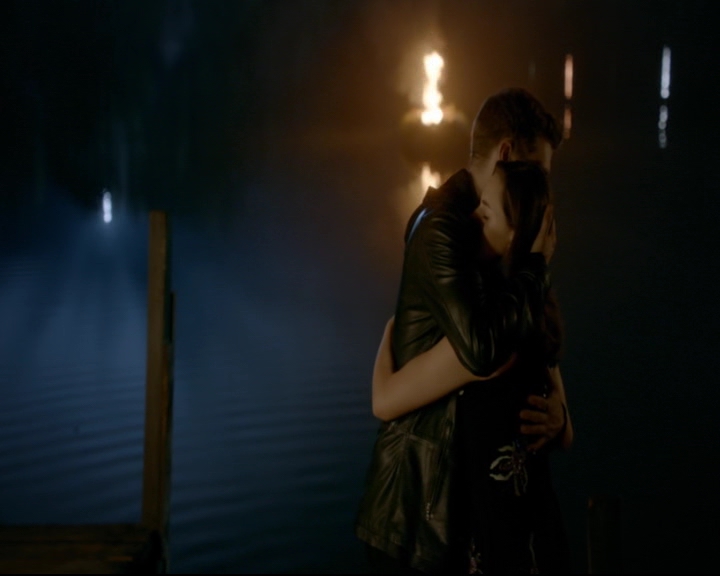 vampirediariesworld-dot-nl_TheOriginals5x07GodsGonnaTroubleTheWater02216.jpg