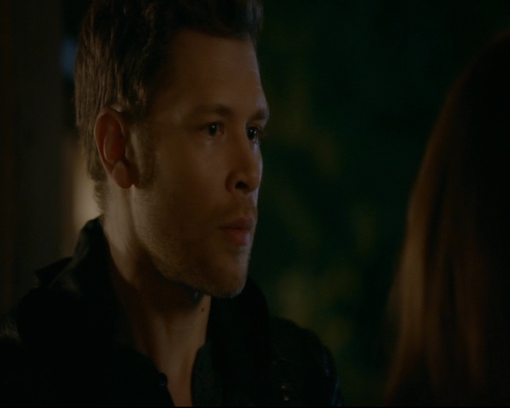 vampirediariesworld-dot-nl_TheOriginals5x07GodsGonnaTroubleTheWater02236.jpg