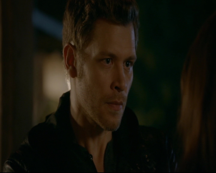 vampirediariesworld-dot-nl_TheOriginals5x07GodsGonnaTroubleTheWater02237.jpg