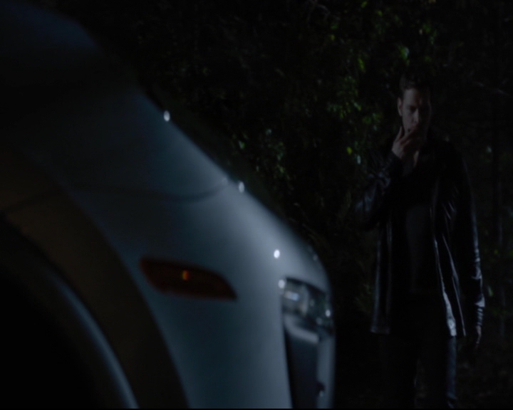 vampirediariesworld-dot-nl_TheOriginals5x07GodsGonnaTroubleTheWater02260.jpg