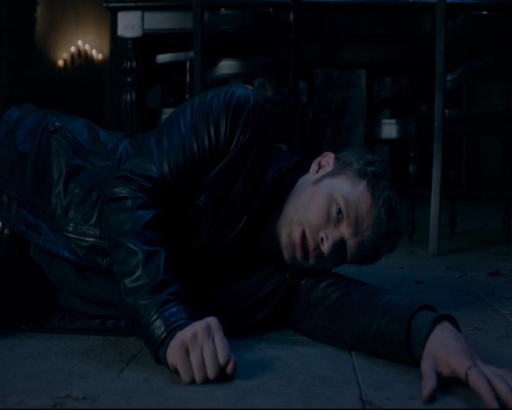 vampirediariesworld-dot-nl_TheOriginals5x07GodsGonnaTroubleTheWater02268.jpg