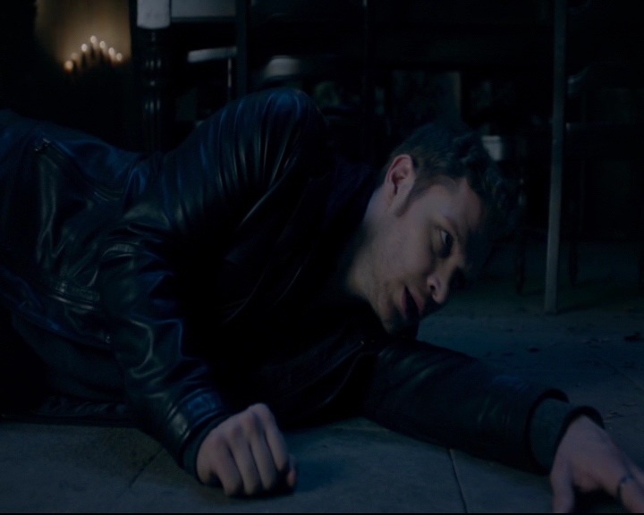 vampirediariesworld-dot-nl_TheOriginals5x07GodsGonnaTroubleTheWater02269.jpg