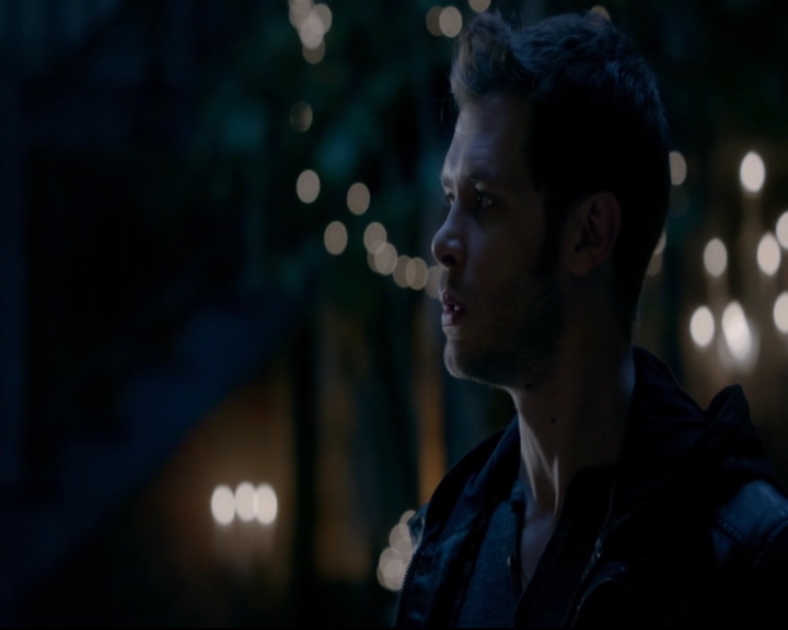 vampirediariesworld-dot-nl_TheOriginals5x07GodsGonnaTroubleTheWater02294.jpg