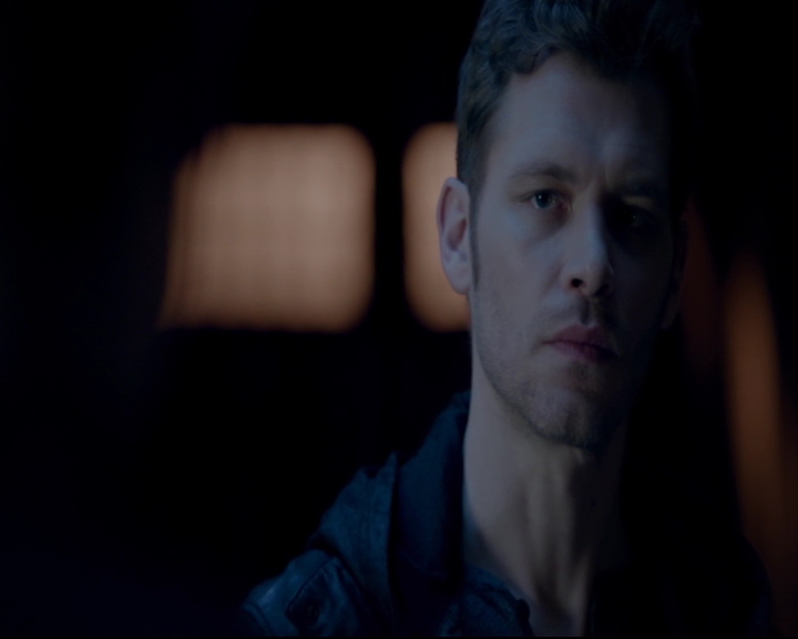 vampirediariesworld-dot-nl_TheOriginals5x07GodsGonnaTroubleTheWater02306.jpg