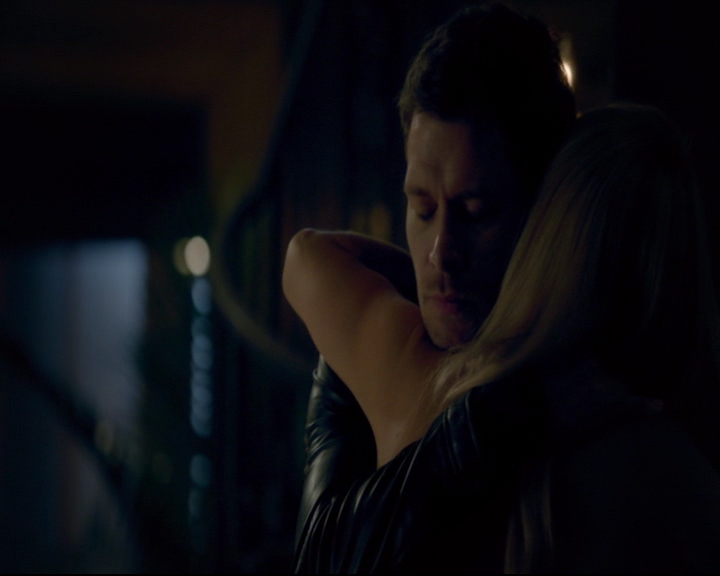 vampirediariesworld-dot-nl_TheOriginals5x08TheKindnessOfStrangers00166.jpg