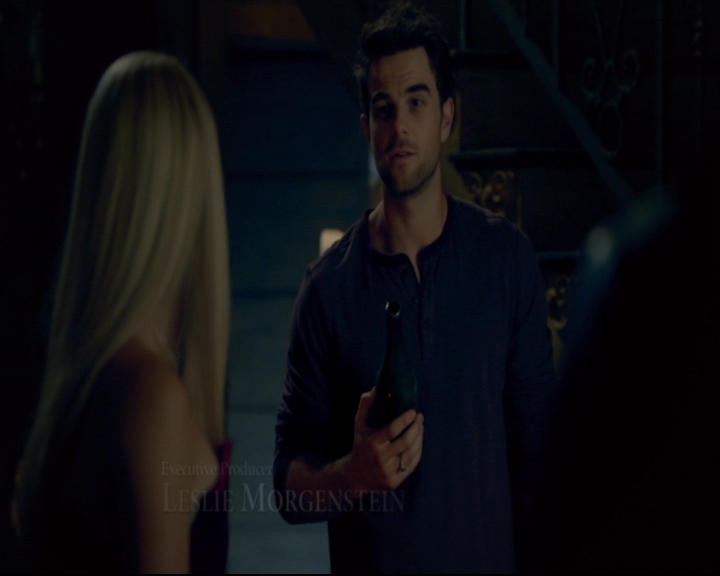 vampirediariesworld-dot-nl_TheOriginals5x08TheKindnessOfStrangers00216.jpg