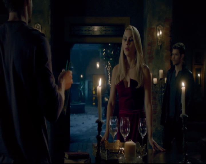 vampirediariesworld-dot-nl_TheOriginals5x08TheKindnessOfStrangers00218.jpg