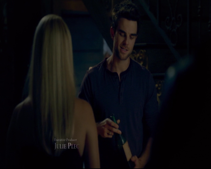 vampirediariesworld-dot-nl_TheOriginals5x08TheKindnessOfStrangers00219.jpg