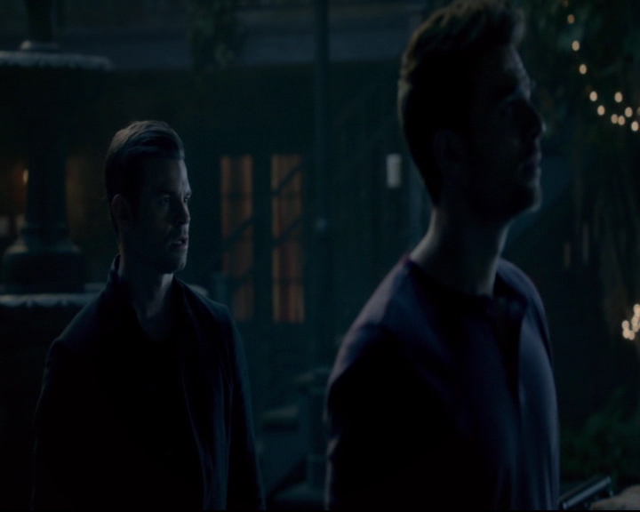 vampirediariesworld-dot-nl_TheOriginals5x08TheKindnessOfStrangers00265.jpg