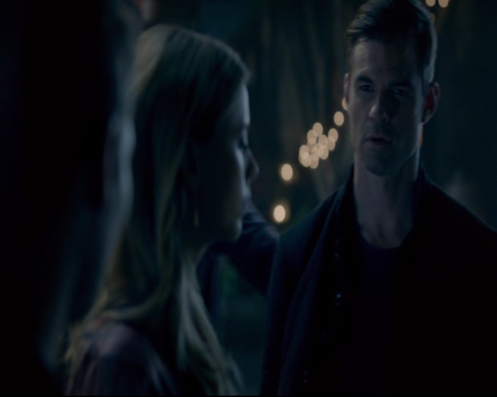 vampirediariesworld-dot-nl_TheOriginals5x08TheKindnessOfStrangers00305.jpg