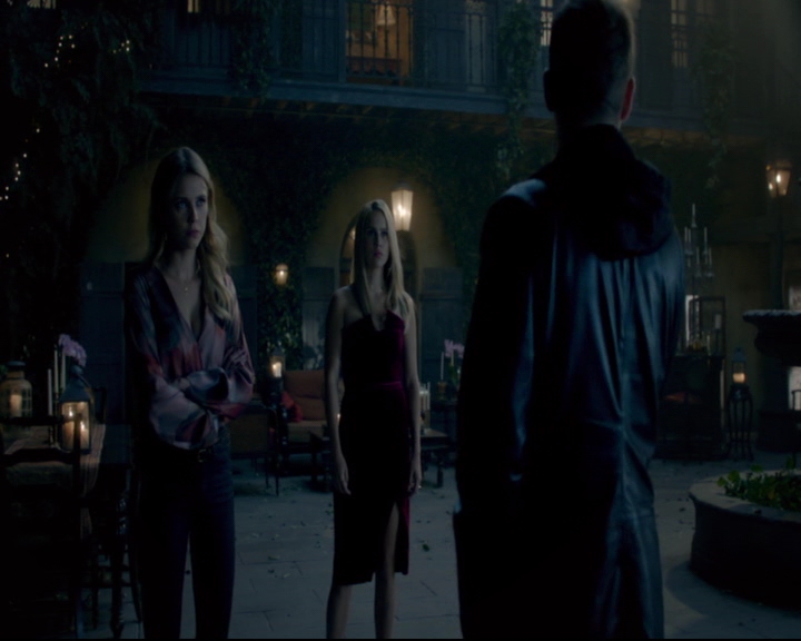 vampirediariesworld-dot-nl_TheOriginals5x08TheKindnessOfStrangers00313.jpg