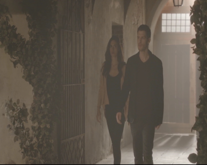 vampirediariesworld-dot-nl_TheOriginals5x08TheKindnessOfStrangers00414.jpg