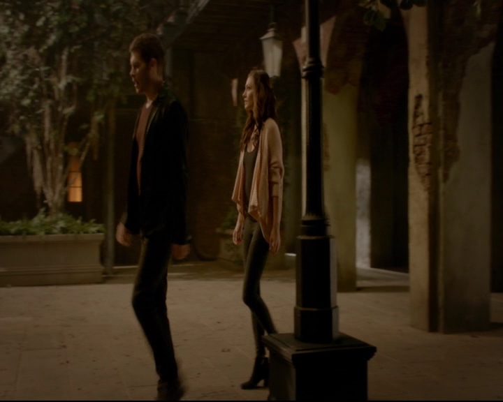 vampirediariesworld-dot-nl_TheOriginals5x08TheKindnessOfStrangers00418.jpg