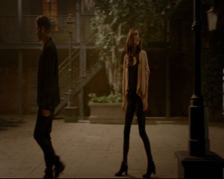 vampirediariesworld-dot-nl_TheOriginals5x08TheKindnessOfStrangers00419.jpg