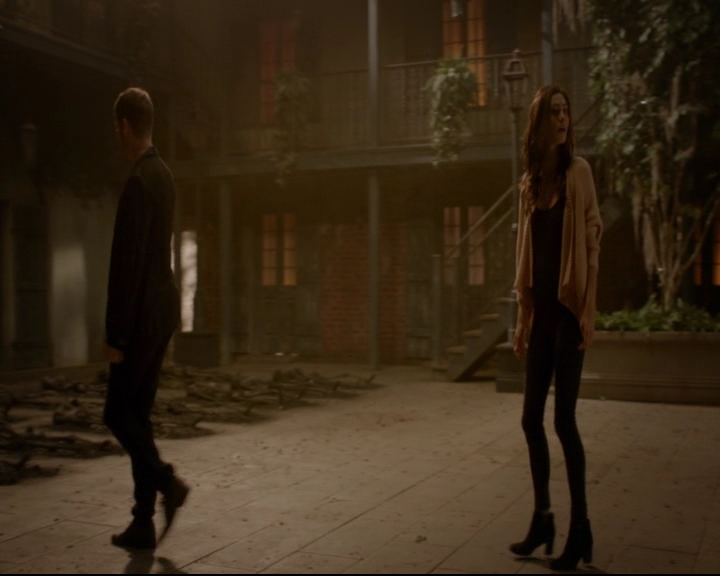 vampirediariesworld-dot-nl_TheOriginals5x08TheKindnessOfStrangers00420.jpg