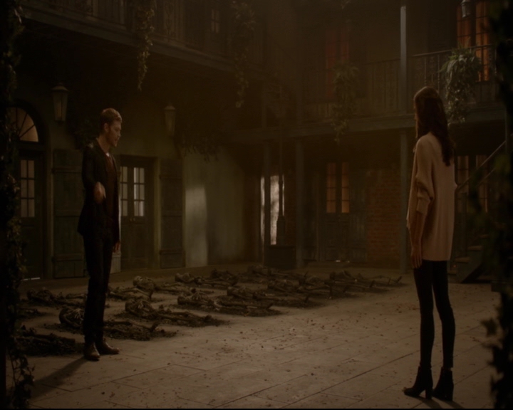 vampirediariesworld-dot-nl_TheOriginals5x08TheKindnessOfStrangers00433.jpg