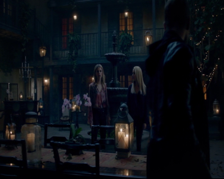 vampirediariesworld-dot-nl_TheOriginals5x08TheKindnessOfStrangers00500.jpg