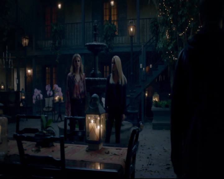 vampirediariesworld-dot-nl_TheOriginals5x08TheKindnessOfStrangers00501.jpg