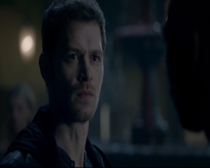 vampirediariesworld-dot-nl_TheOriginals5x08TheKindnessOfStrangers00529.jpg