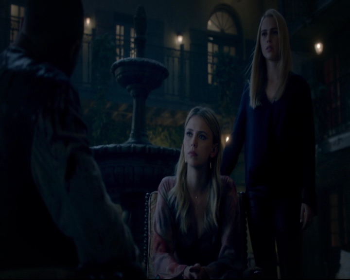 vampirediariesworld-dot-nl_TheOriginals5x08TheKindnessOfStrangers00570.jpg