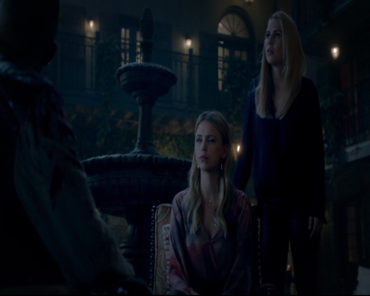 vampirediariesworld-dot-nl_TheOriginals5x08TheKindnessOfStrangers00581.jpg