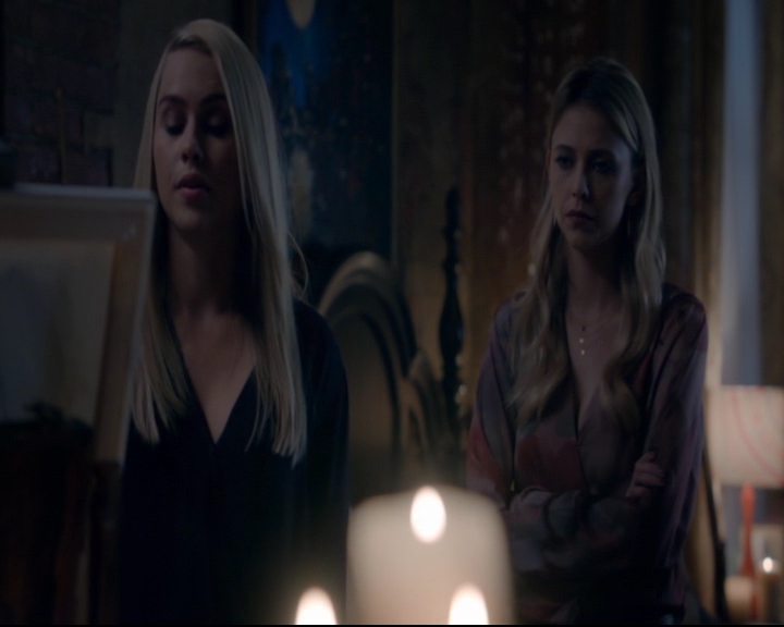 vampirediariesworld-dot-nl_TheOriginals5x08TheKindnessOfStrangers00809.jpg