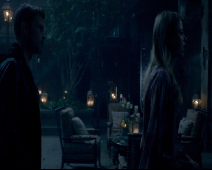 vampirediariesworld-dot-nl_TheOriginals5x08TheKindnessOfStrangers00879.jpg