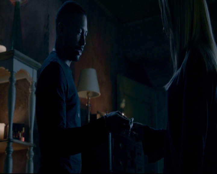 vampirediariesworld-dot-nl_TheOriginals5x08TheKindnessOfStrangers01027.jpg