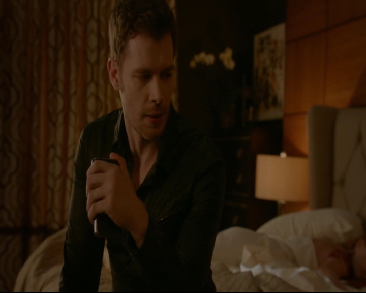 vampirediariesworld-dot-nl_TheOriginals5x08TheKindnessOfStrangers01137.jpg