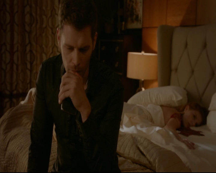 vampirediariesworld-dot-nl_TheOriginals5x08TheKindnessOfStrangers01140.jpg