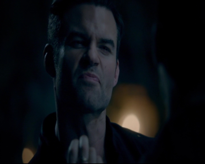 vampirediariesworld-dot-nl_TheOriginals5x08TheKindnessOfStrangers01441.jpg