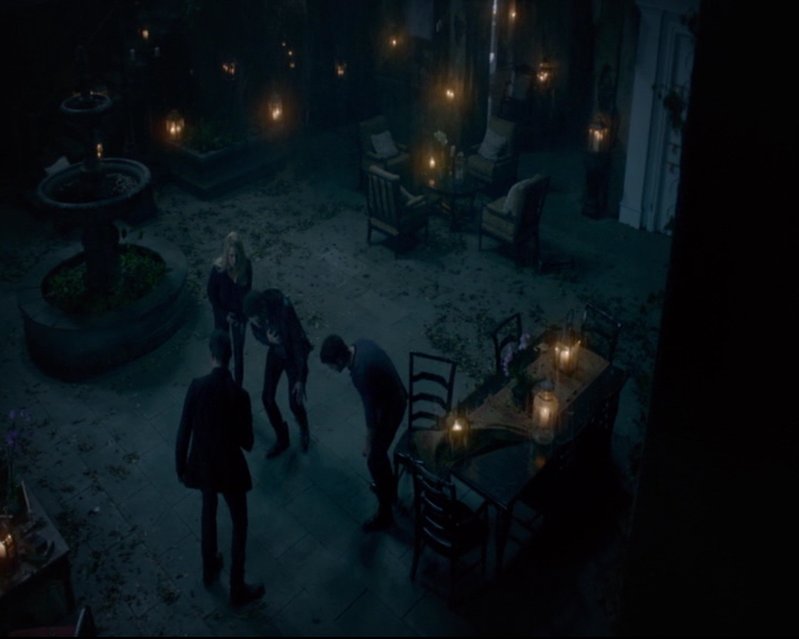 vampirediariesworld-dot-nl_TheOriginals5x08TheKindnessOfStrangers01510.jpg