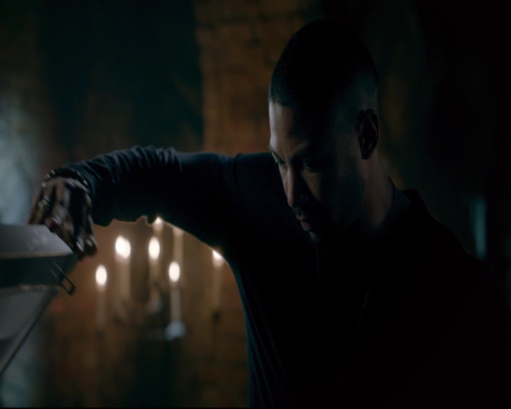 vampirediariesworld-dot-nl_TheOriginals5x08TheKindnessOfStrangers01550.jpg