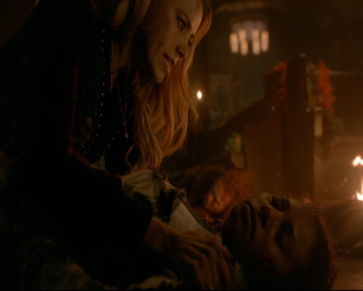 vampirediariesworld-dot-nl_TheOriginals5x09WeHaveNotLongToLove01413.jpg