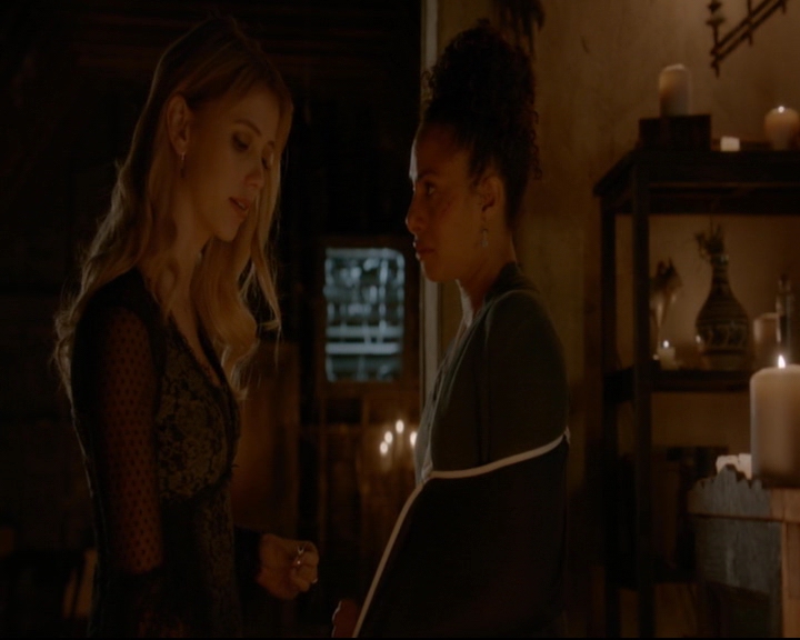 vampirediariesworld-dot-nl_TheOriginals5x09WeHaveNotLongToLove01839.jpg