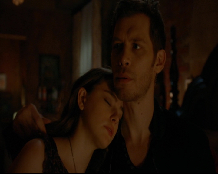 vampirediariesworld-dot-nl_TheOriginals5x09WeHaveNotLongToLove02124.jpg