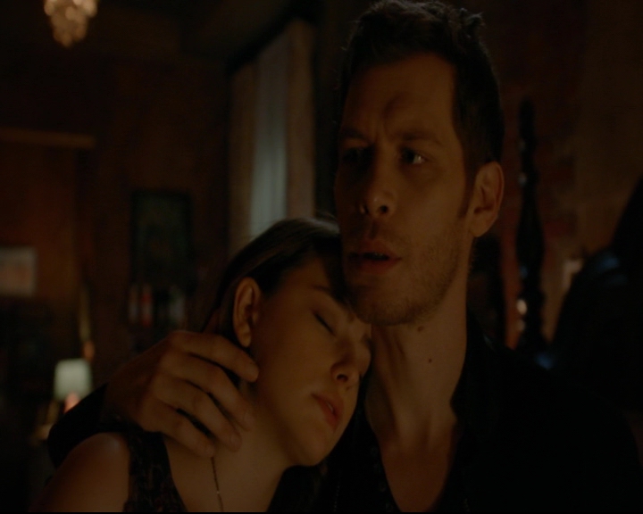 vampirediariesworld-dot-nl_TheOriginals5x09WeHaveNotLongToLove02125.jpg