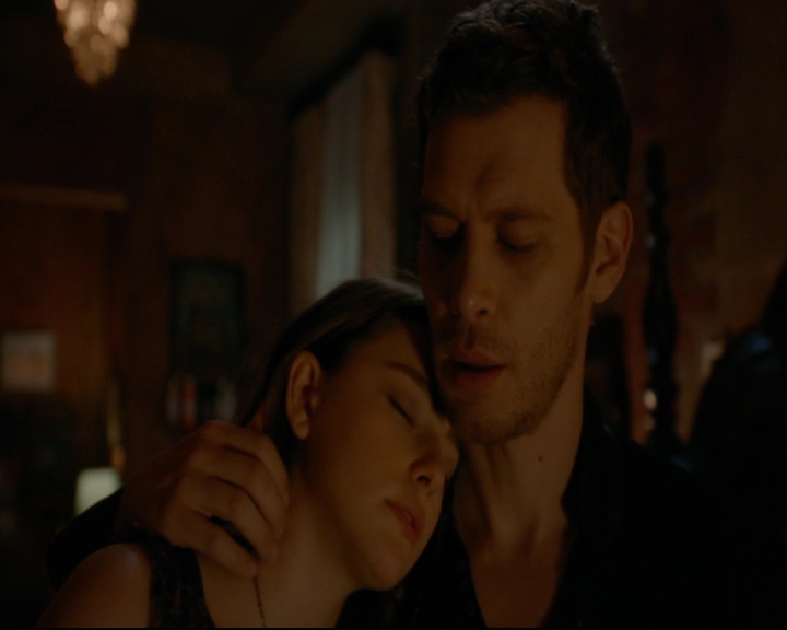 vampirediariesworld-dot-nl_TheOriginals5x09WeHaveNotLongToLove02126.jpg