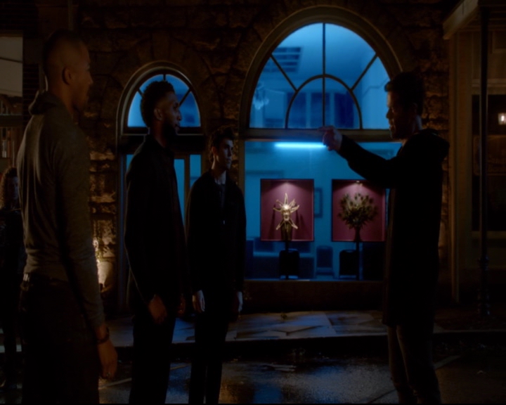 vampirediariesworld-dot-nl_TheOriginals5x09WeHaveNotLongToLove02153.jpg