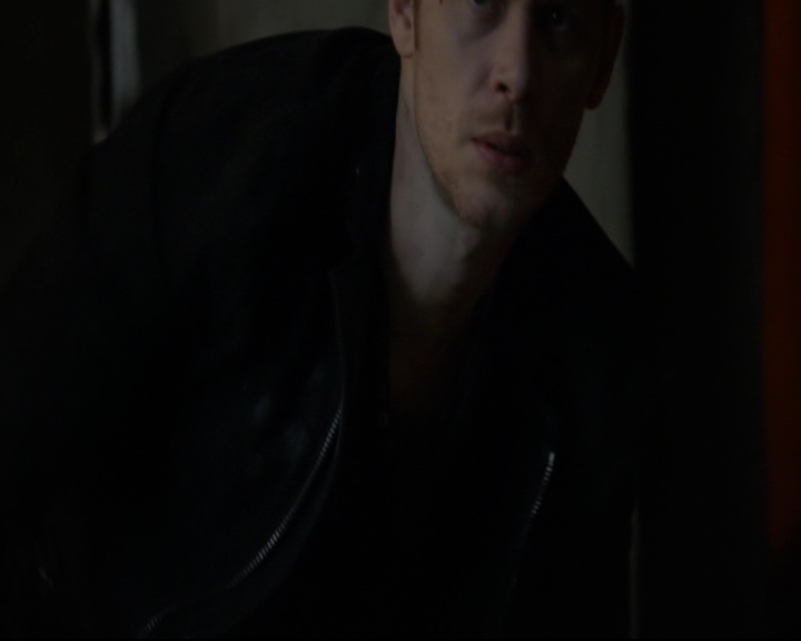 vampirediariesworld-dot-nl_TheOriginals5x10ThereInTheDisappearingLight00044.jpg