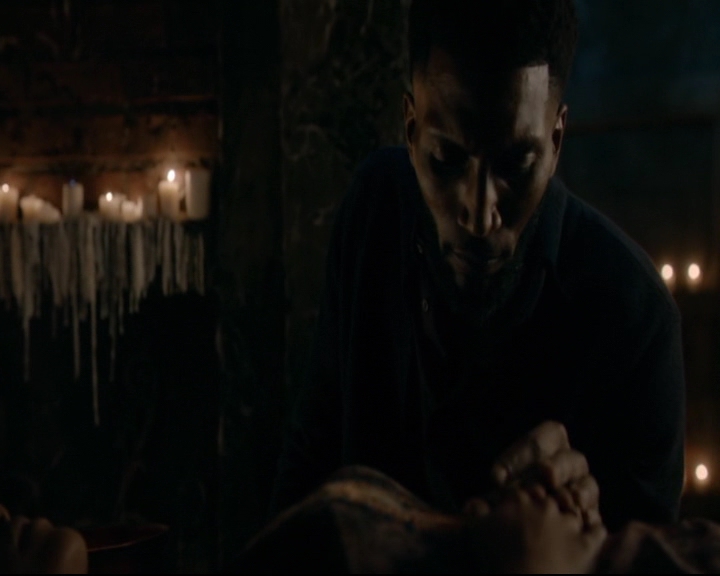 vampirediariesworld-dot-nl_TheOriginals5x10ThereInTheDisappearingLight00119.jpg